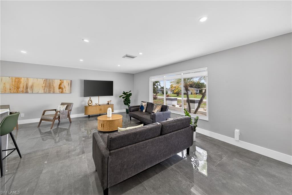 1741 SE 29th LN photo 13