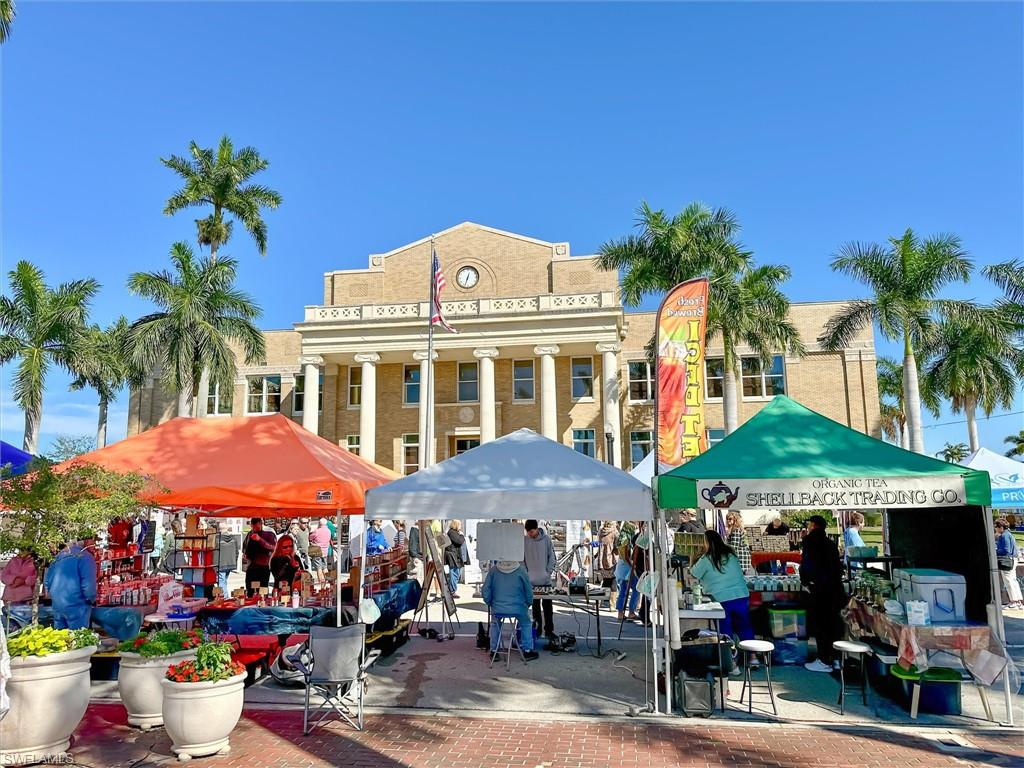Saturday Farmers Market in Downtown Punta Gorda.