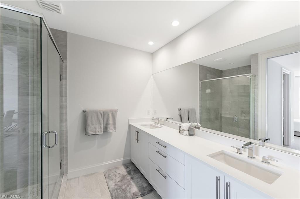 1111 Central 417A photo 14