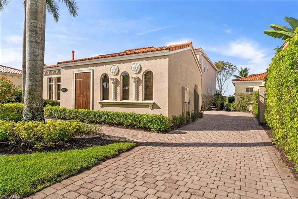 Paver Drive for a Stately Welcome