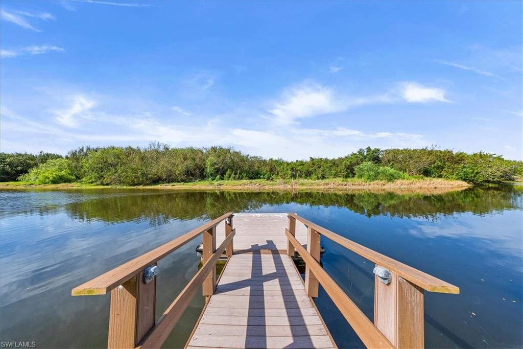 Private Dock So You Can Boat to the Clubhouse