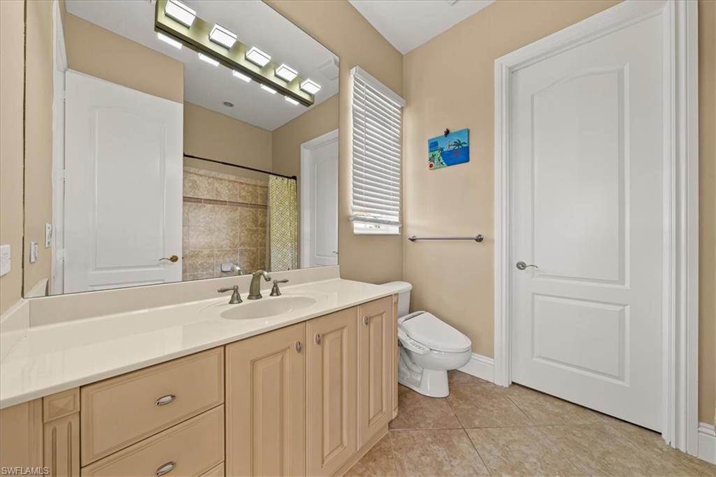 Upstairs En-Suite