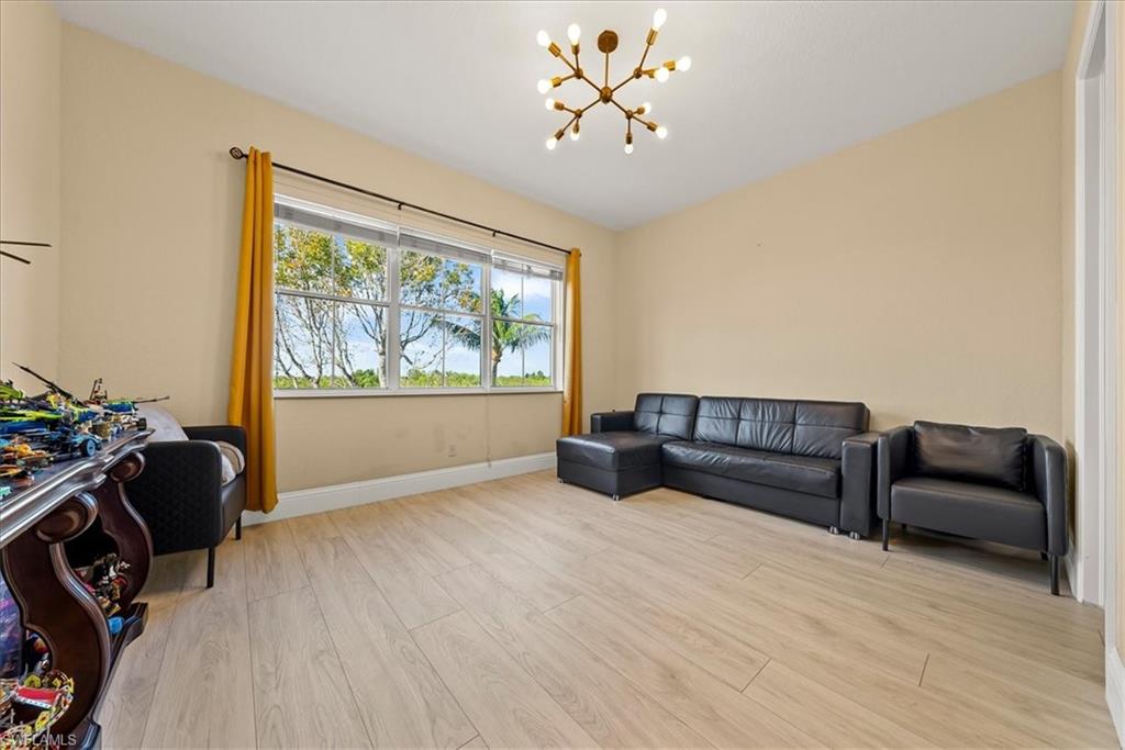 Full En-Suite Upstairs with Waterfront Views