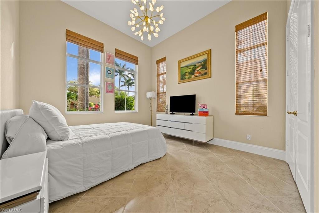 First Floor Bedroom Suite Great for Guests