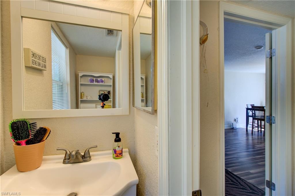 1002 Henry AVE photo 16