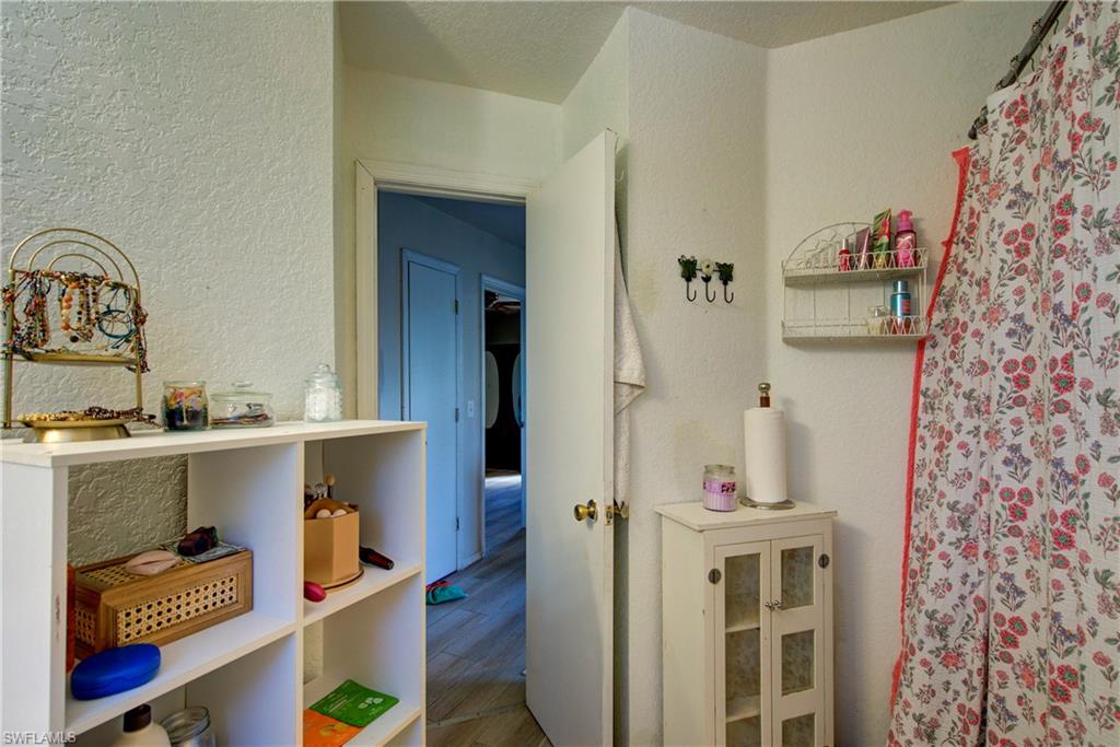 1002 Henry AVE photo 12