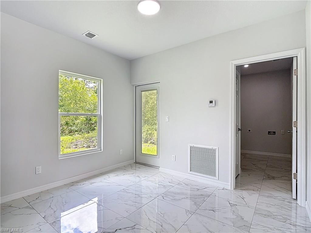 303 Long AVE S photo 16