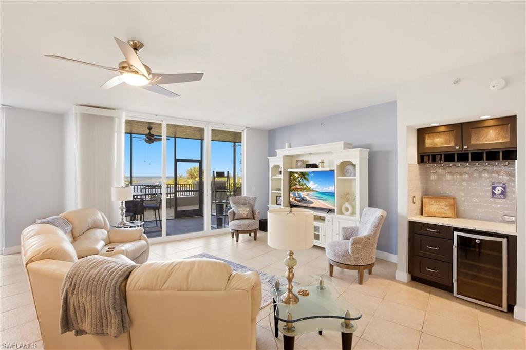 3313 Sunset Key CIR 105
