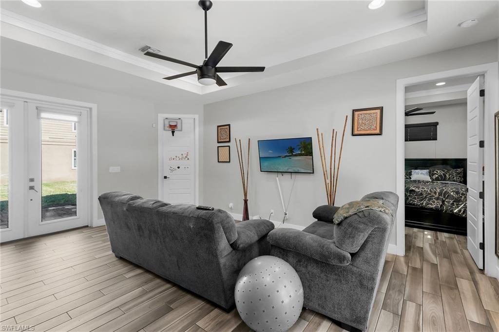 1386 Rosemary LN