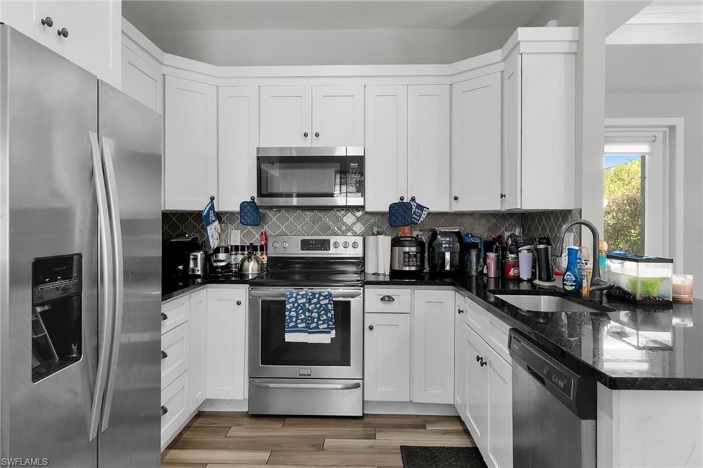 1386 Rosemary LN