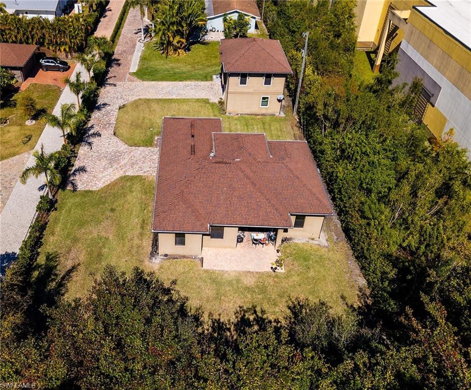 overview of property - Guest House at top of photo