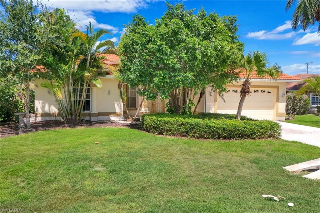 Welcome home to 28476 Del Lago Way!
