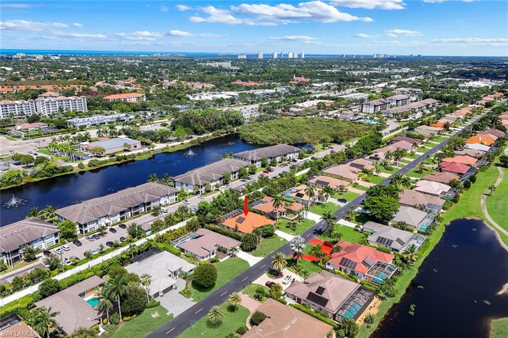 Minutes to beaches, grocery, downtown Bonita Springs, downtown Naples, RSW International Airport and MORE!
