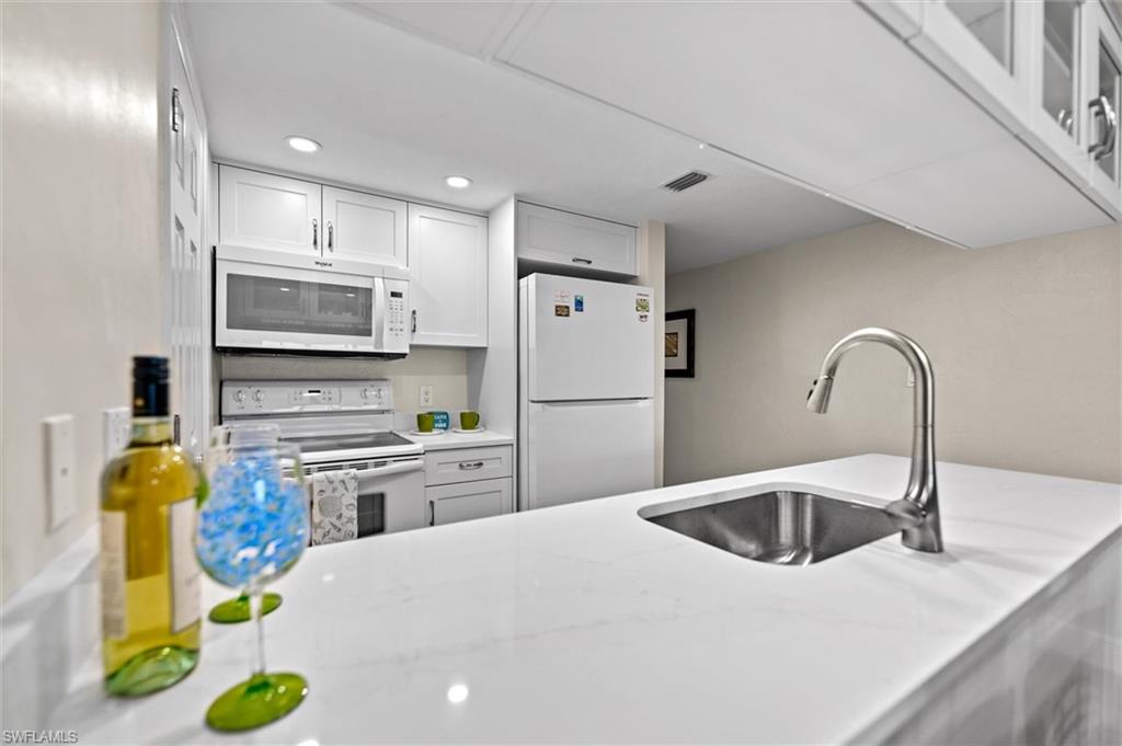 5323 Bayside Villas 24 photo 14