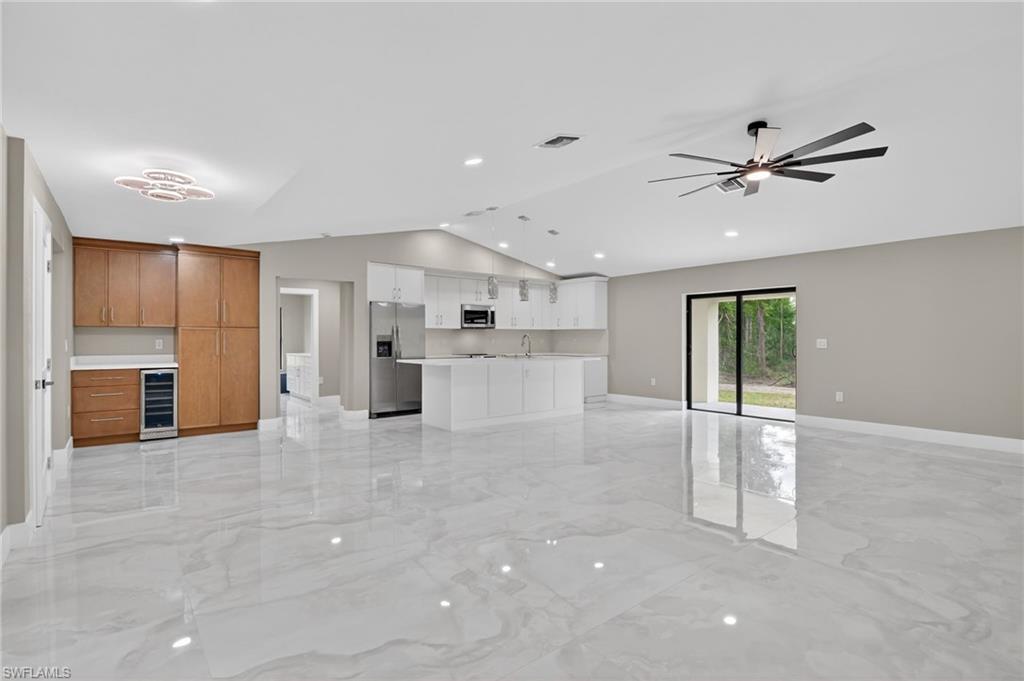 1716 Leroy AVE