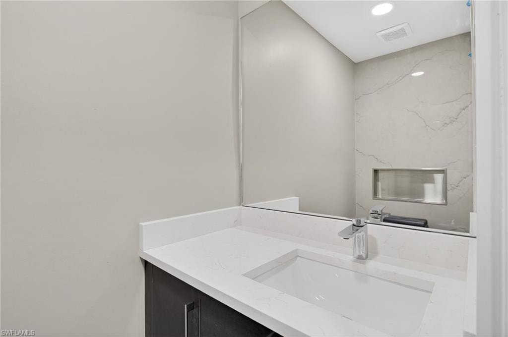 1716 Leroy AVE photo 40