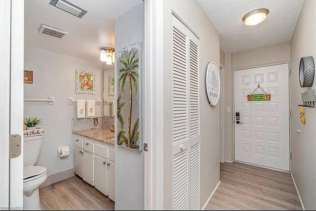 400 Lenell RD 207 photo 10