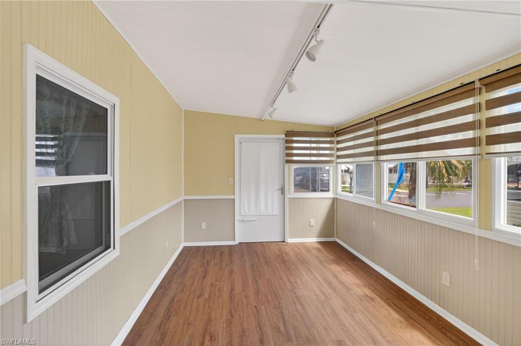 77 Enchanting BLVD E77 photo 6