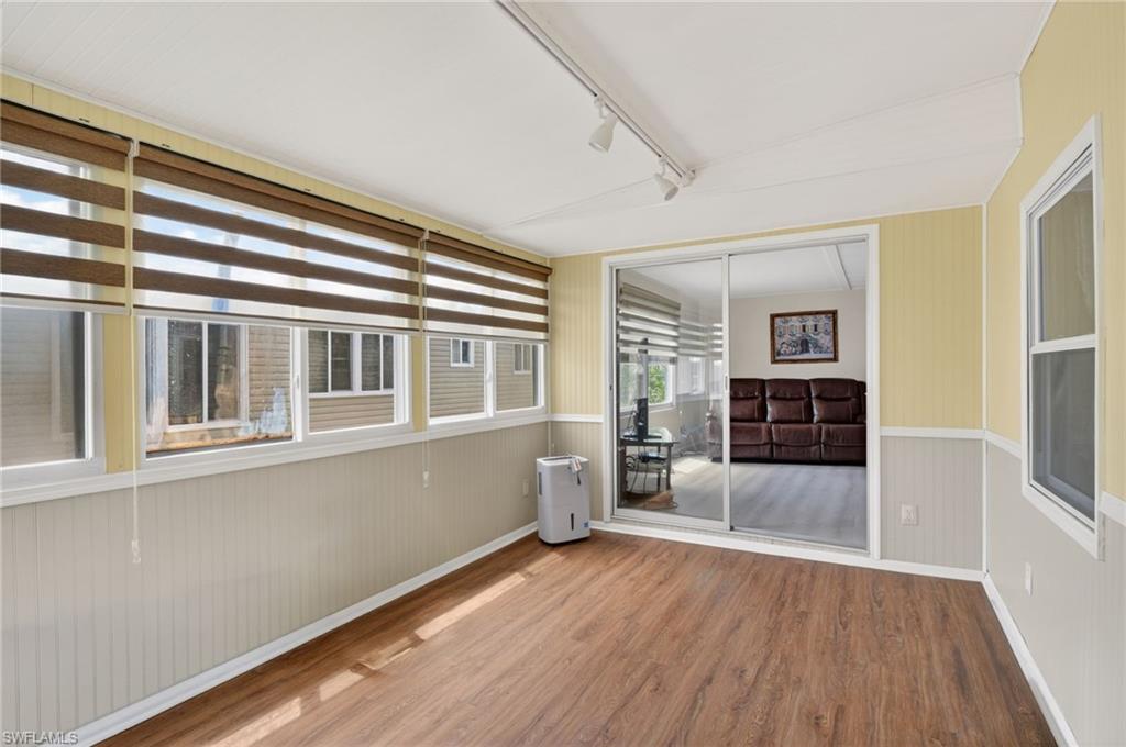 77 Enchanting BLVD E77 photo 7