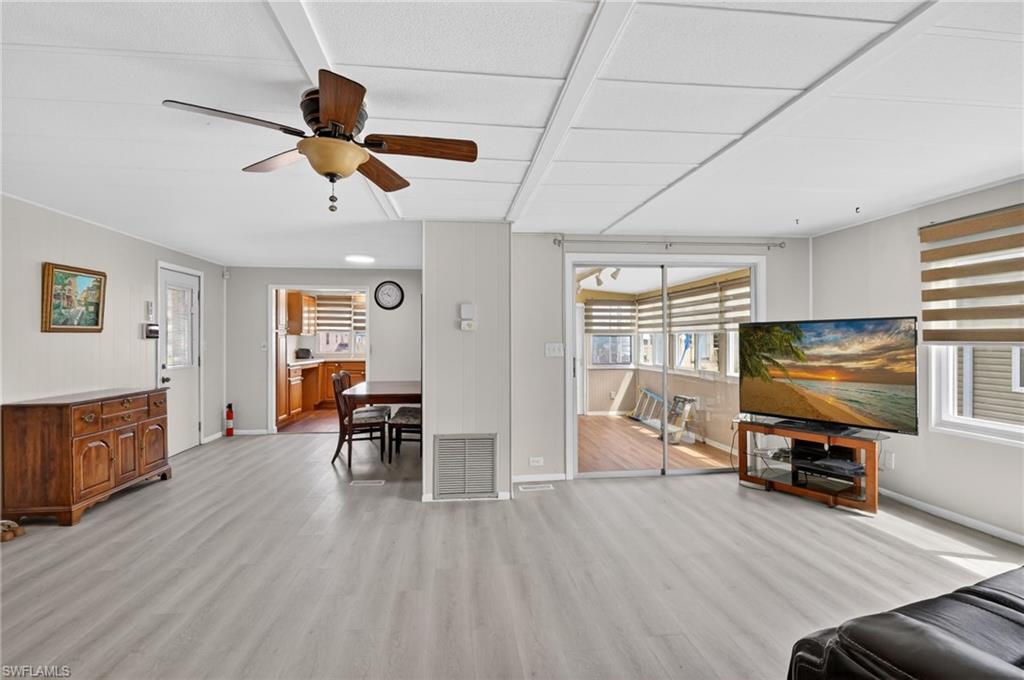77 Enchanting BLVD E77 photo 11