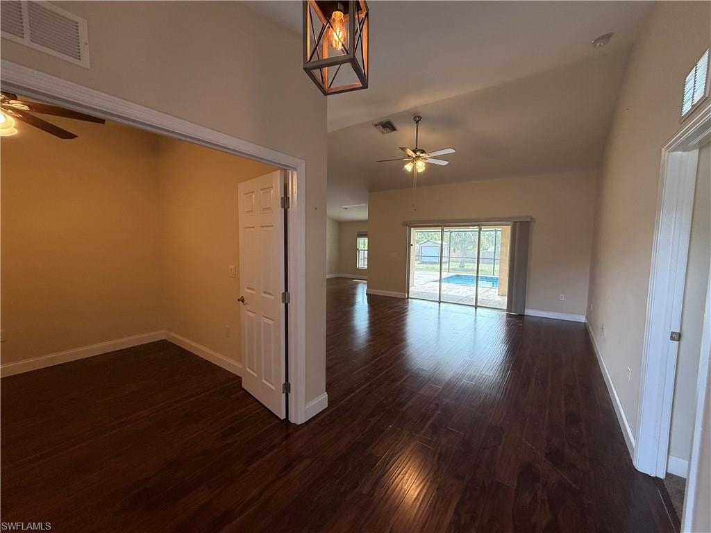 1111 Broadway AVE photo 8