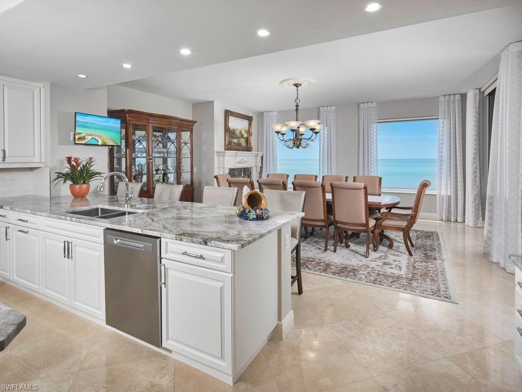 970 Cape Marco DR 806 photo 11