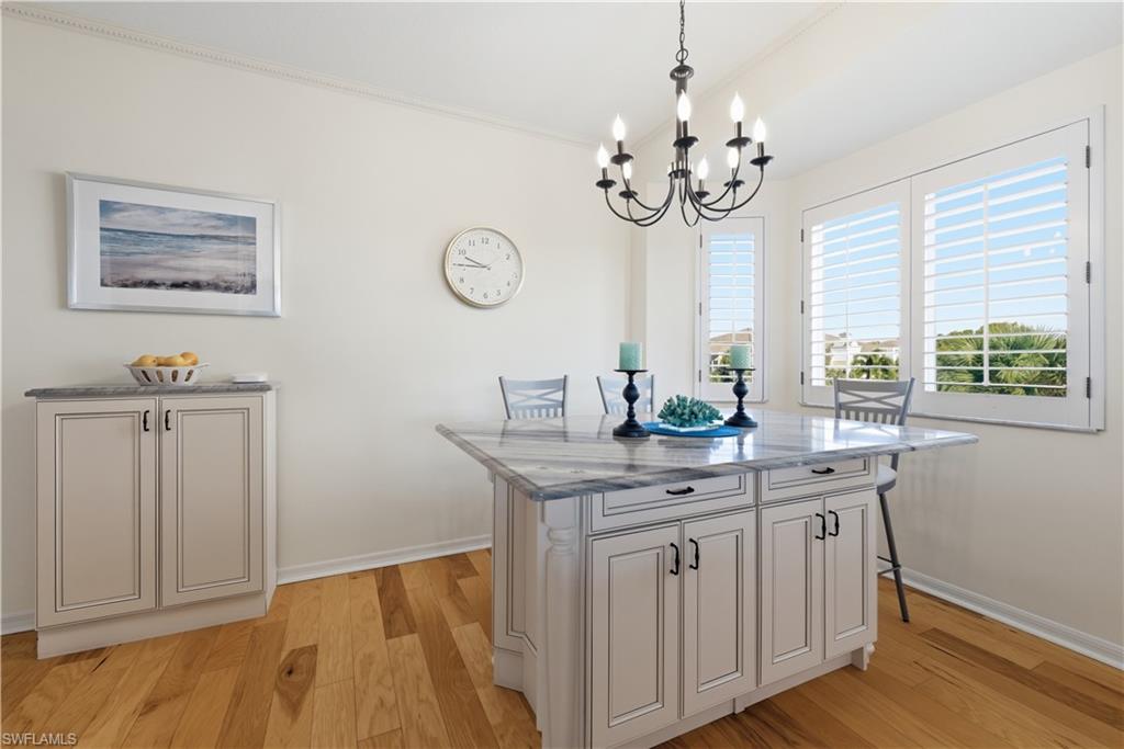 Breakfast Nook/Dinette