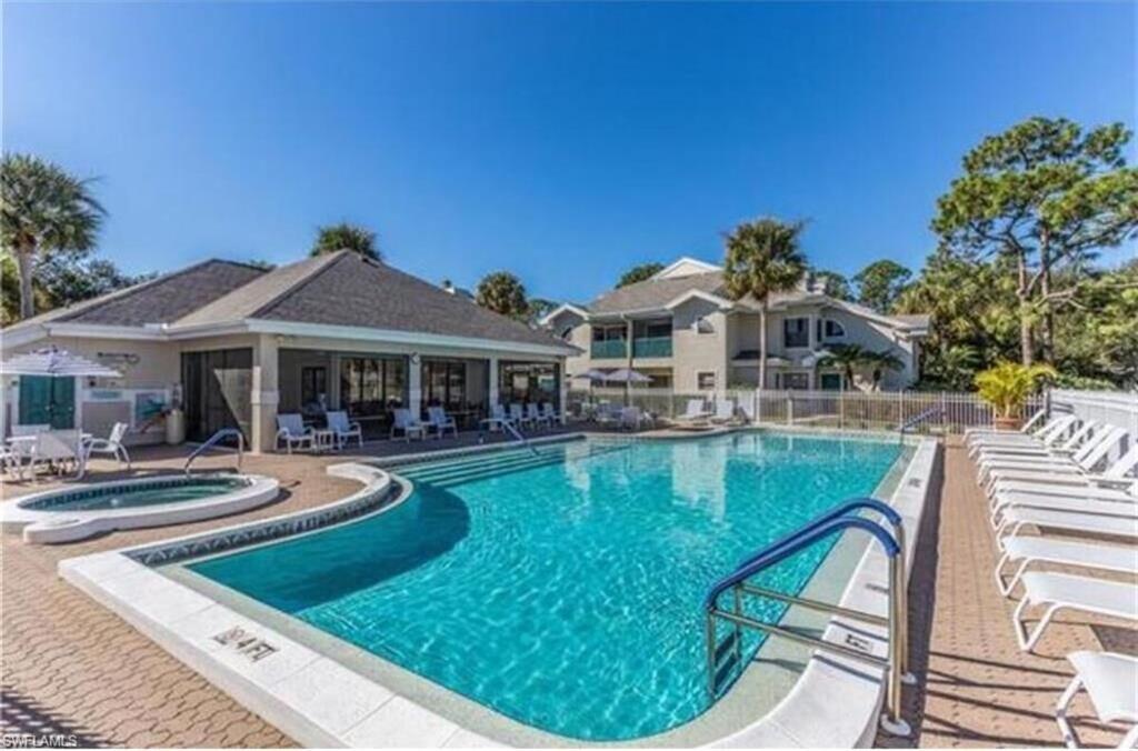 65 Emerald Woods DR E8