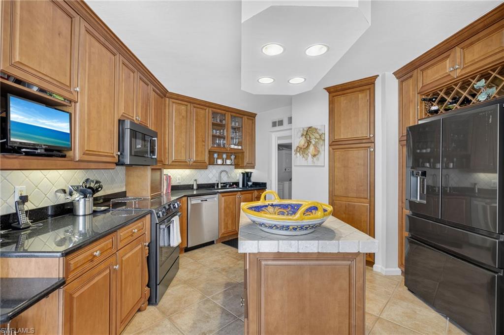 4041 Gulf Shore BLVD N 1807 photo 7