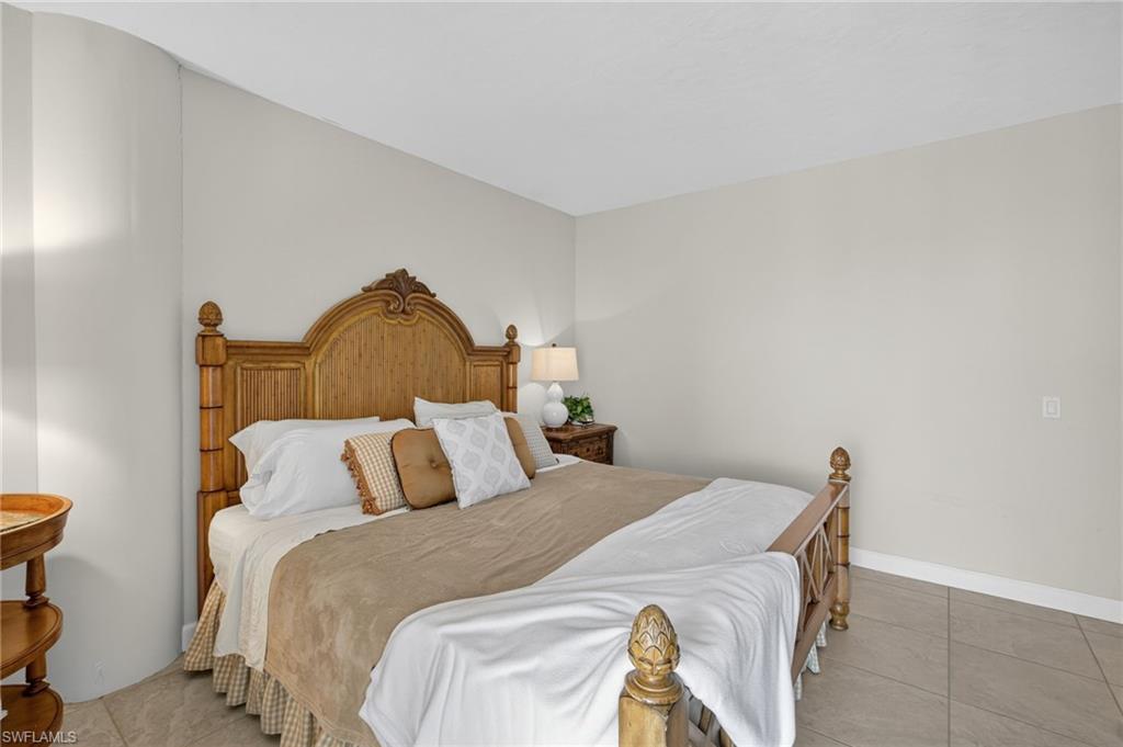 4041 Gulf Shore BLVD N 1807 photo 32