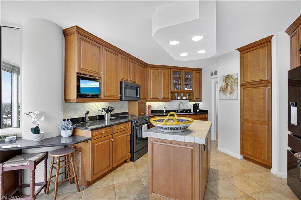 4041 Gulf Shore BLVD N 1807 photo 8