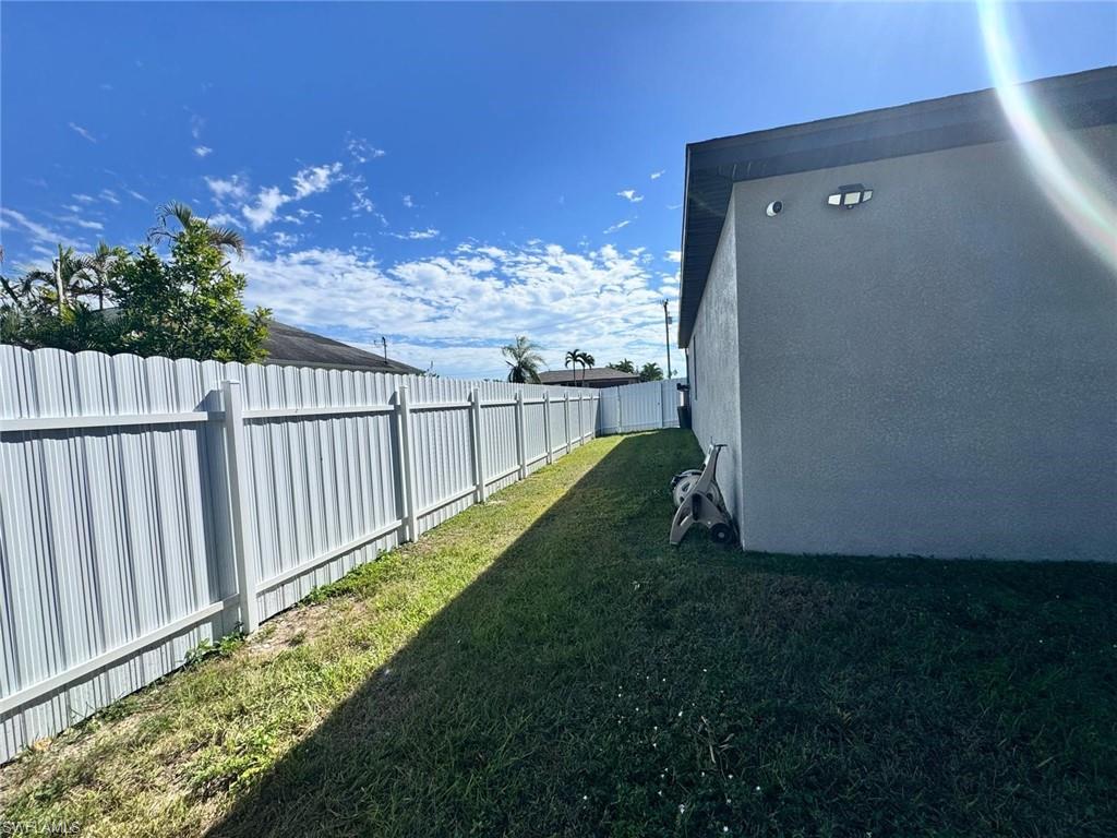 209 SE 26th TER photo 6
