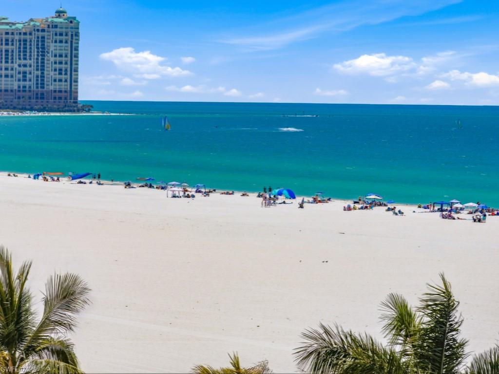 180 Seaview CT 706