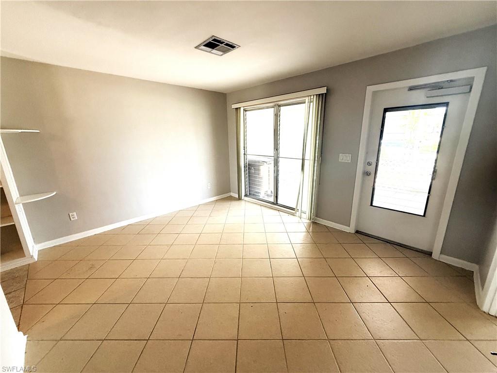 1649 Edith Esplanade photo 8