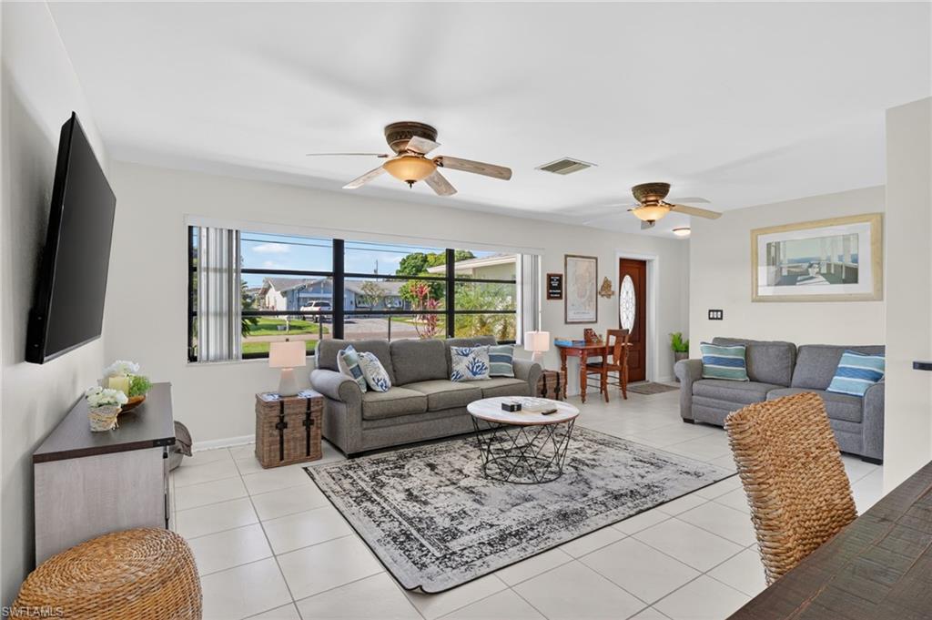 Spacious Living room