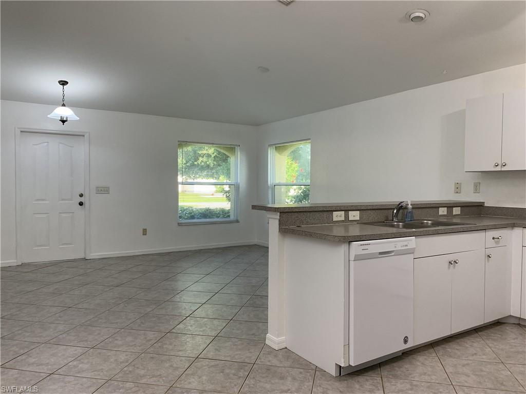 1242 SE 24th AVE photo 10