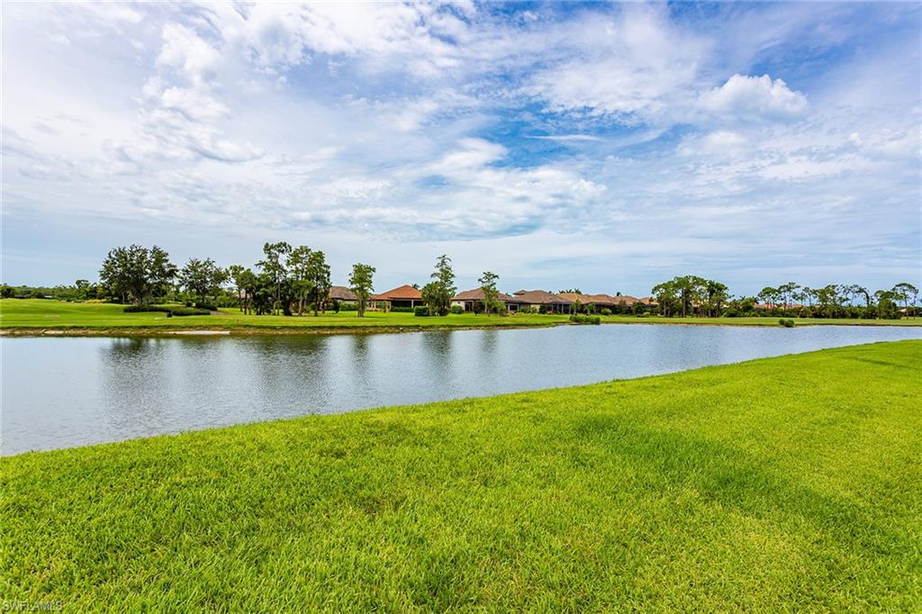 7771 Cottesmore DR photo 32
