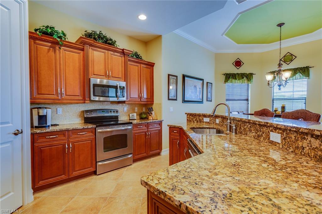 7771 Cottesmore DR photo 9