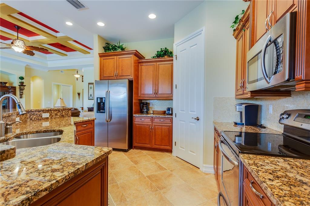 7771 Cottesmore DR photo 10