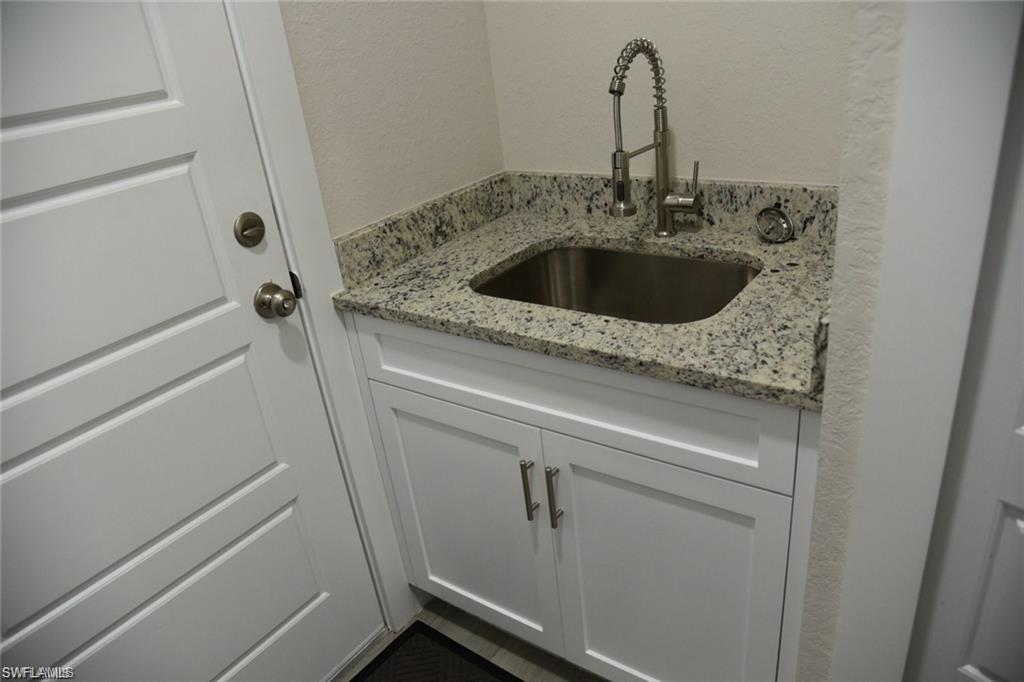 4666 Villa Capri LN photo 30