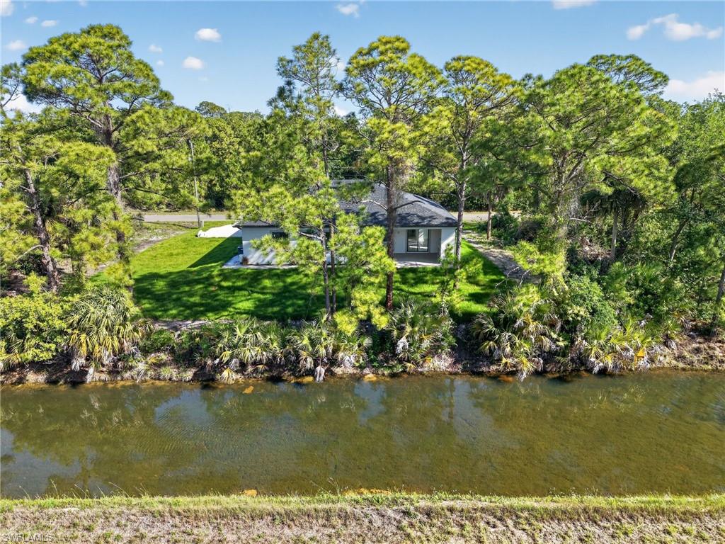 Waterfront property with a modern residential structure