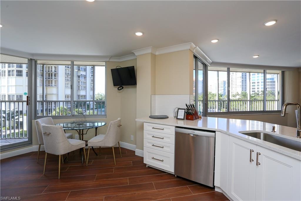 4041 Gulf Shore BLVD N 305 photo 12