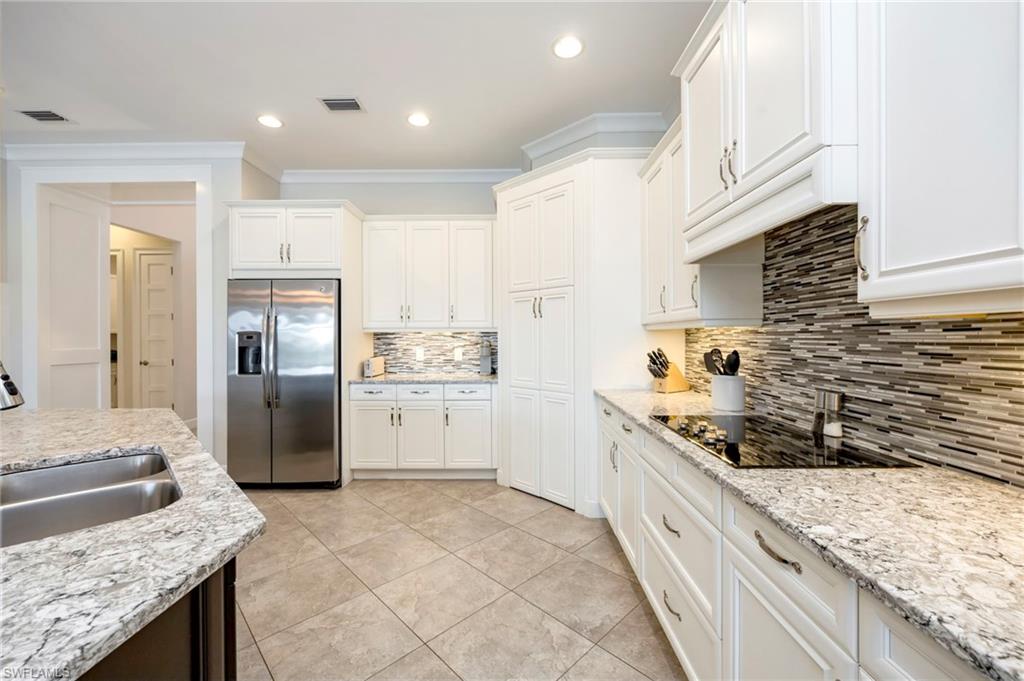 Kitchen is turnkey furnished