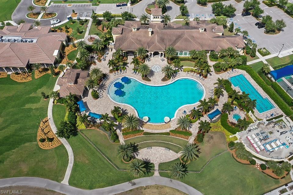 Resort-Style Pool