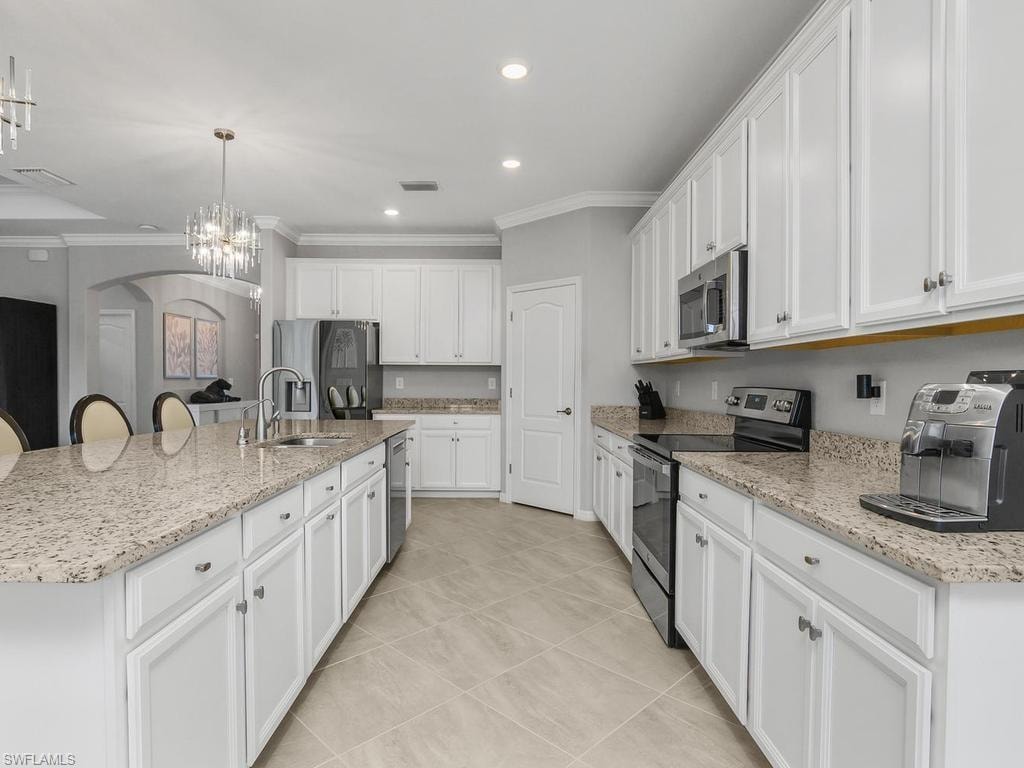 17575 Kinzie LN photo 9
