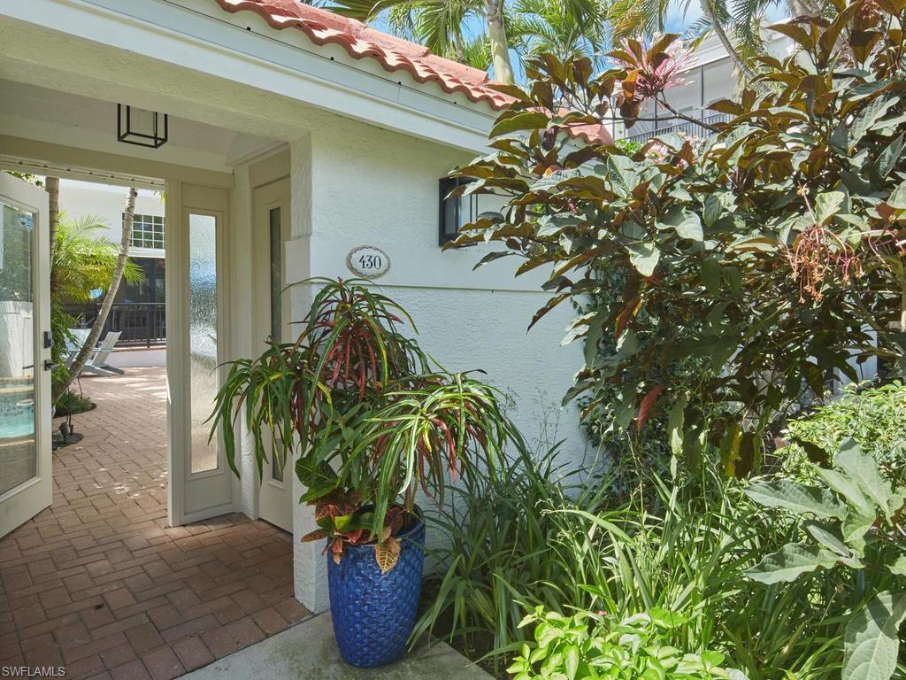 430 10th AVE S 305