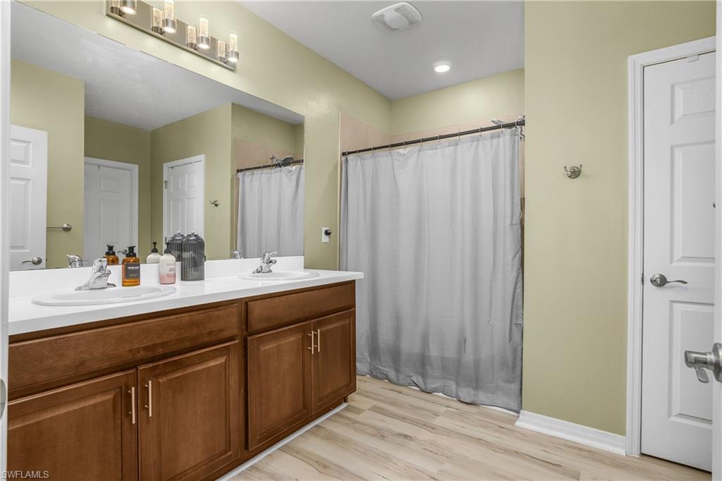2544 20th PL photo 19