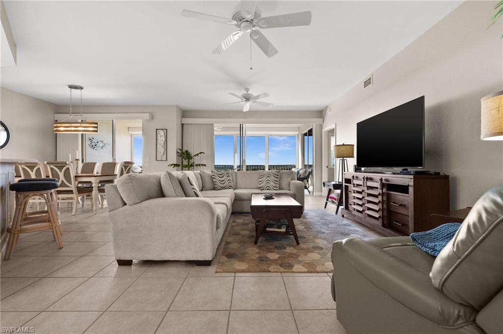 Spacious living room
