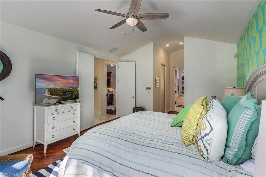 Primary Bedroom/King Bed