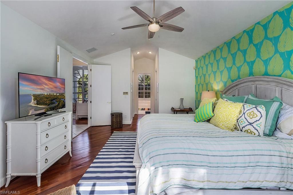 Primary Bedroom/King Bed